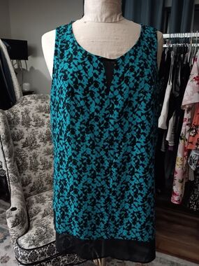 Worthington Black and Teal Geometric Print Top
